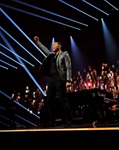Huyền thoại âm nhạc Mỹ John Legend sắp đến Việt Nam biểu diễn tại Lễ trao giải VinFuture?