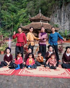 Bố ơi mình đi đâu thế? 2025 - tập 9: Dàn cast mở mini concert tại đình làng, Neko Lê, Trung Ruồi, Duy Hưng lần đầu hát xẩm
