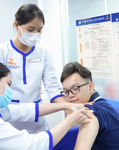 Việt Nam lần đầu có vaccine não mô cầu thế hệ mới, bảo vệ trẻ em đến người cao tuổi