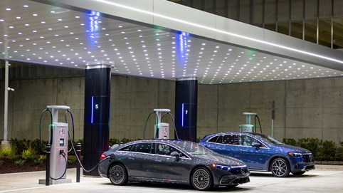 Đây có thể là trạm sạc Mercedes-Benz ở Việt Nam trong tương lai: 20 phút đầy 10-80% pin, có phòng chờ cao cấp như ở sân bay