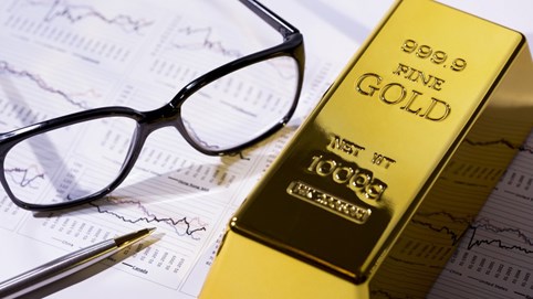 Giá vàng thế giới tiếp tục lập kỷ lục mới 2.055 USD/ounce 