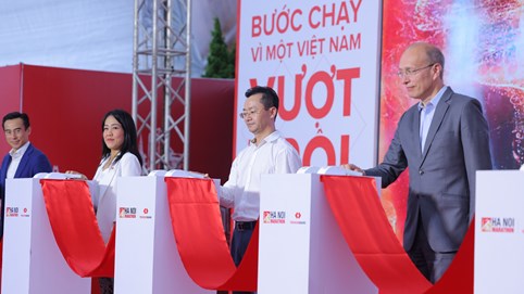 Khai mạc Hà Nội Marathon Techcombank 2023: "Bước chạy vì một Việt Nam vượt trội", mang tinh thần đoàn kết, sẻ chia và trách nhiệm cộng đồng