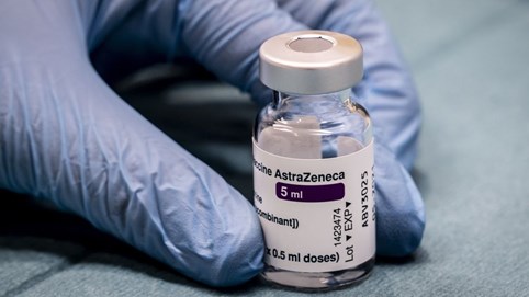 Nhập khẩu khẩn cấp hơn 200.000 liều vaccine Covid-19 đầu tiên