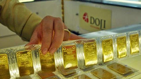 Giá vàng trong nước lại xô đổ mọi kỷ lục, cán mốc 51,3 triệu đồng/lượng