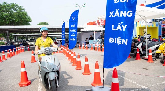 Người dân Hà Nội chốt bán xe xăng, mua xe điện trong 'phút mốt' vì những lý do này