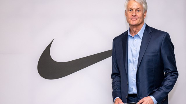 CEO Nike từ chức, nhường chỗ cho cựu CEO Elliott Hill quay lại