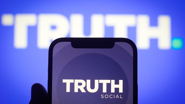 Cựu tổng thống Donald Trump được dự đoán từ bỏ Truth Social để quay trở về Twitter