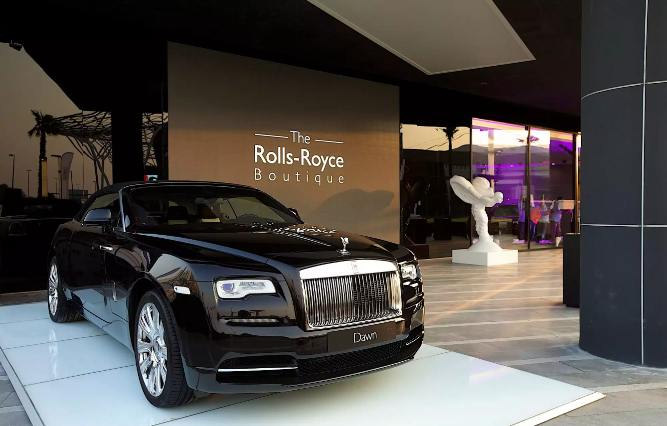 RollsRoyce Ghost 10 năm tuổi tại Việt Nam rao giá hơn 8 tỉ đồng