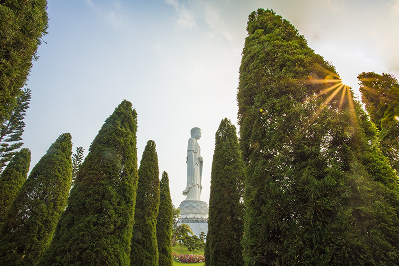 Lạc v&#224;o chốn bồng lai ti&#234;n cảnh tại hoa vi&#234;n nghĩa trang c&#243; nhiều tượng Phật nhất Việt Nam - Ảnh 6