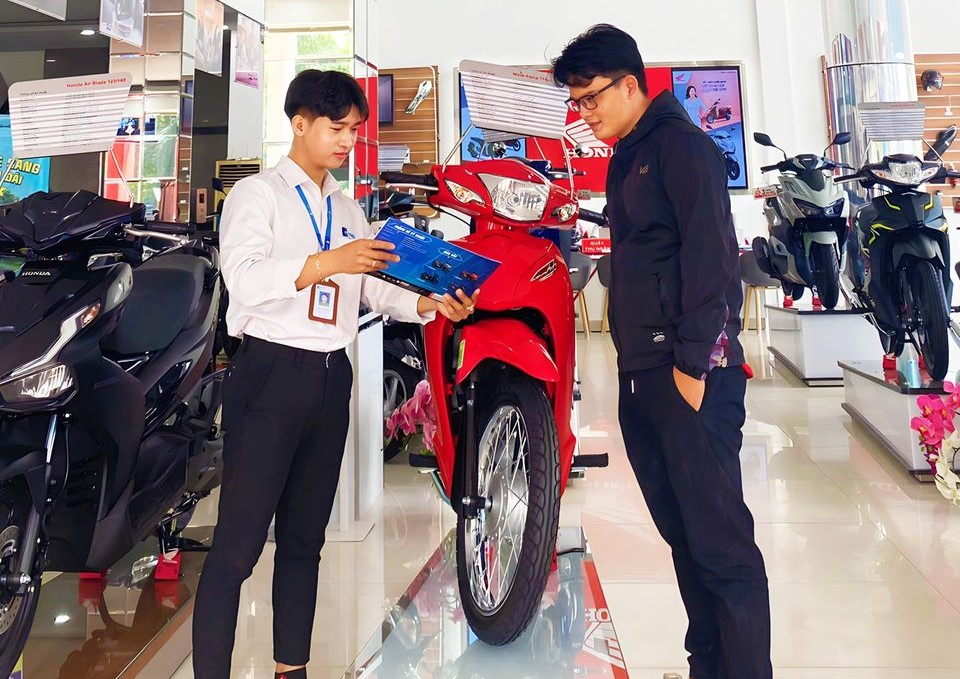 Mcredit lu&ocirc;n ki&ecirc;n định với chi&ecirc;́n lược &ldquo;l&acirc;́y khách hàng là trung t&acirc;m&rdquo; &nbsp;