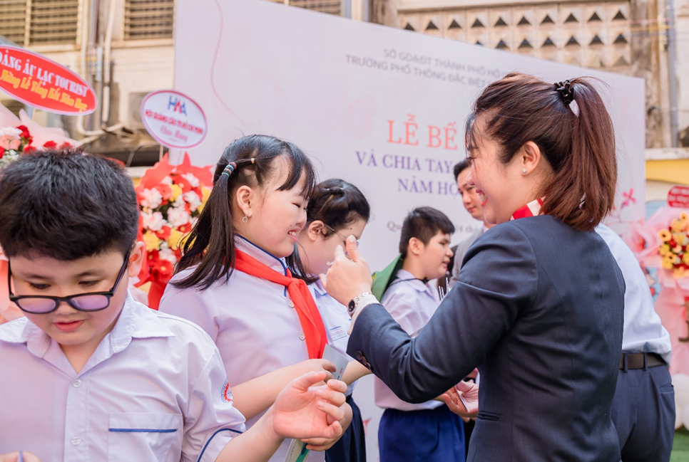 Nhiều hoạt động CSR thiết thực đã được MB Ageas Life triển khai trong những năm qua để hướng đến cuộc sống an lành Nhiều hoạt động CSR thiết thực đã được MB Ageas Life triển khai trong những năm qua để hướng đến cuộc sống an lành