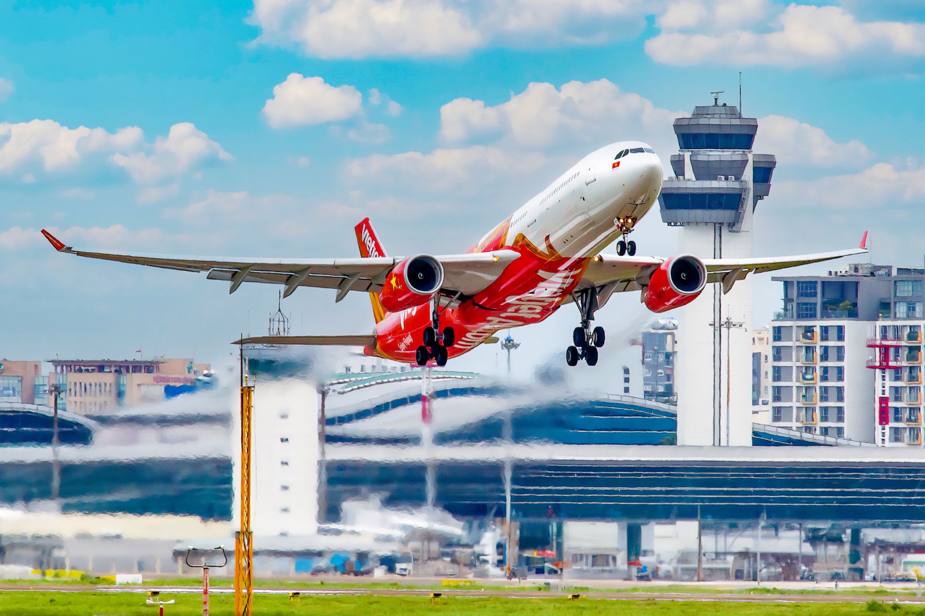 Vietjet mang tới các sản phẩm dịch vụ hiện đại như hạng vé Thương gia (Business) cho các đường bay dài khai thác bằng tàu bay thân rộng A330 Vietjet mang tới các sản phẩm dịch vụ hiện đại như hạng vé Thương gia (Business) cho các đường bay dài khai thác bằng tàu bay thân rộng A330