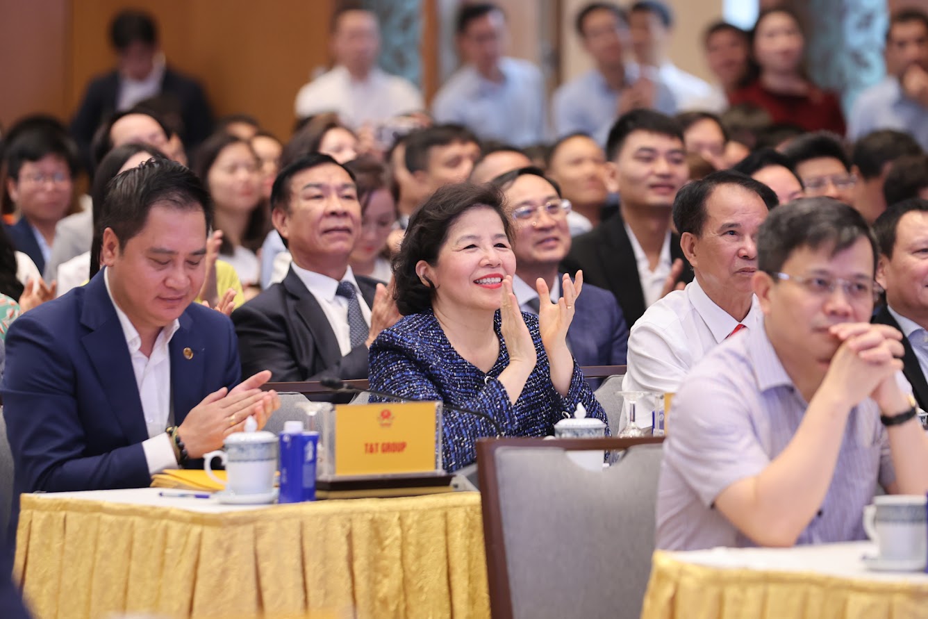 Lãnh đạo các doanh nghiệp tham gia tọa đàm.