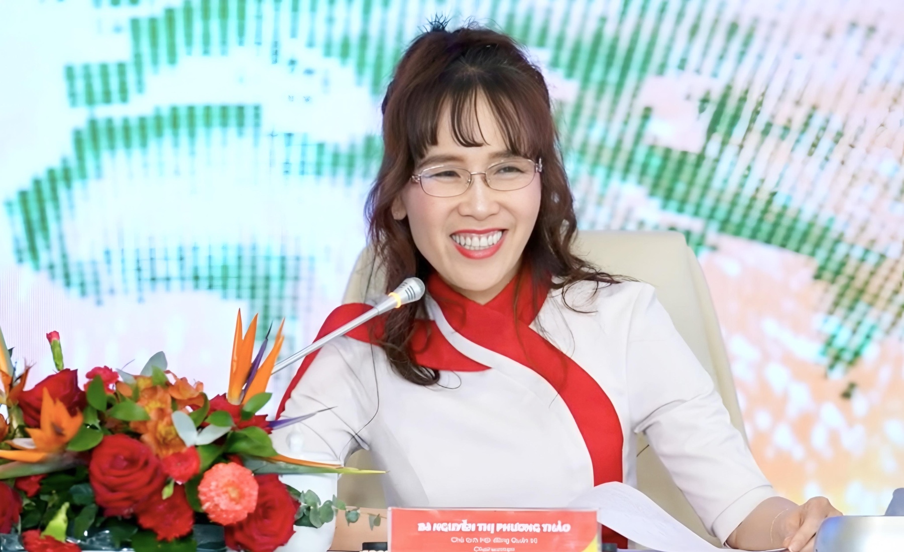 Tiến sĩ Nguyễn Thị Phương Thảo, Chủ tịch Hội đồng Quản trị Vietjet phát biểu tại Đại hội Tiến sĩ Nguyễn Thị Phương Thảo, Chủ tịch Hội đồng Quản trị Vietjet phát biểu tại Đại hội