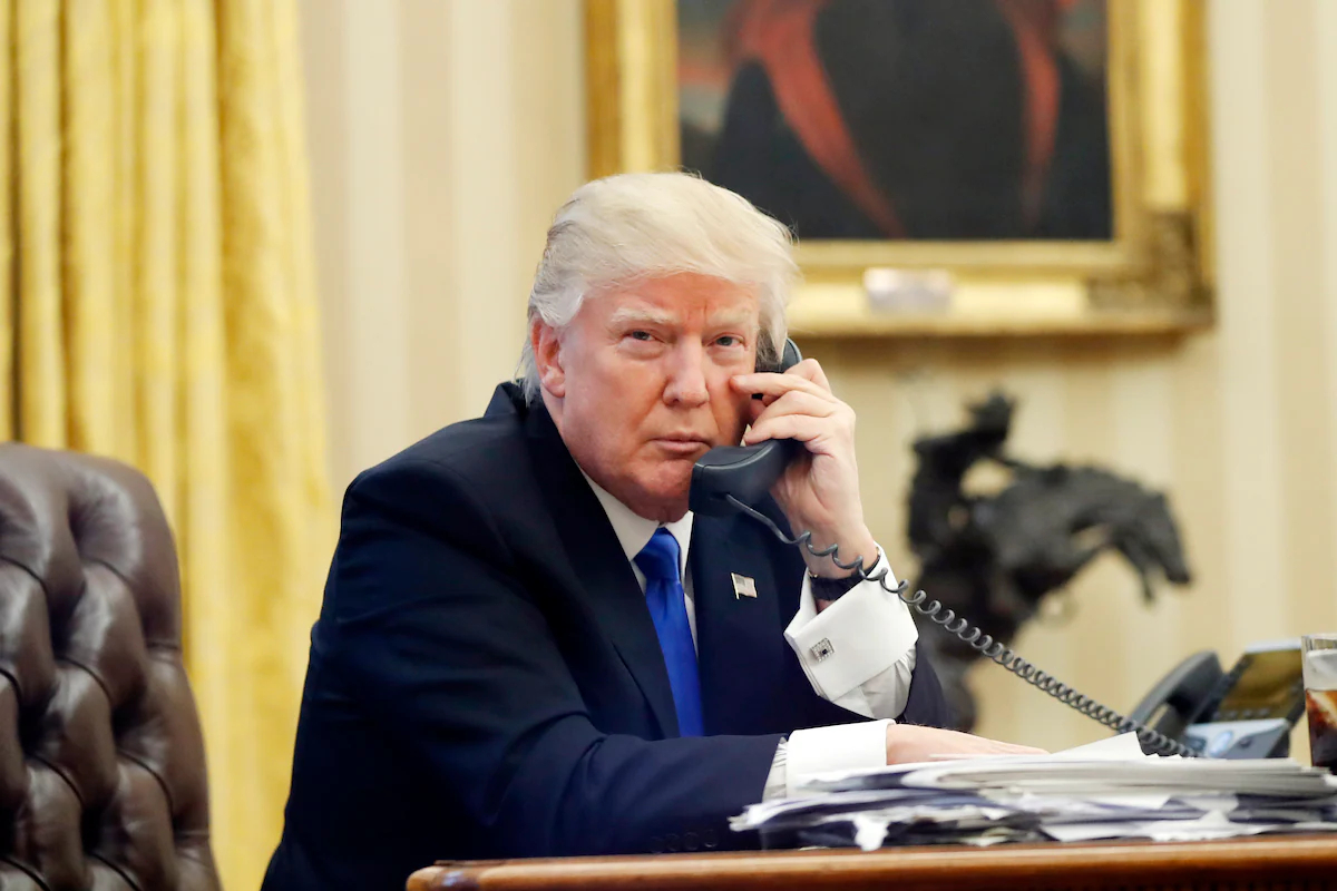 Ông Trump sắp ra mắt cả điện thoại và nhà mạng riêng? - Ảnh 1 Ông Trump sắp ra mắt cả điện thoại và nhà mạng riêng? - Ảnh 1