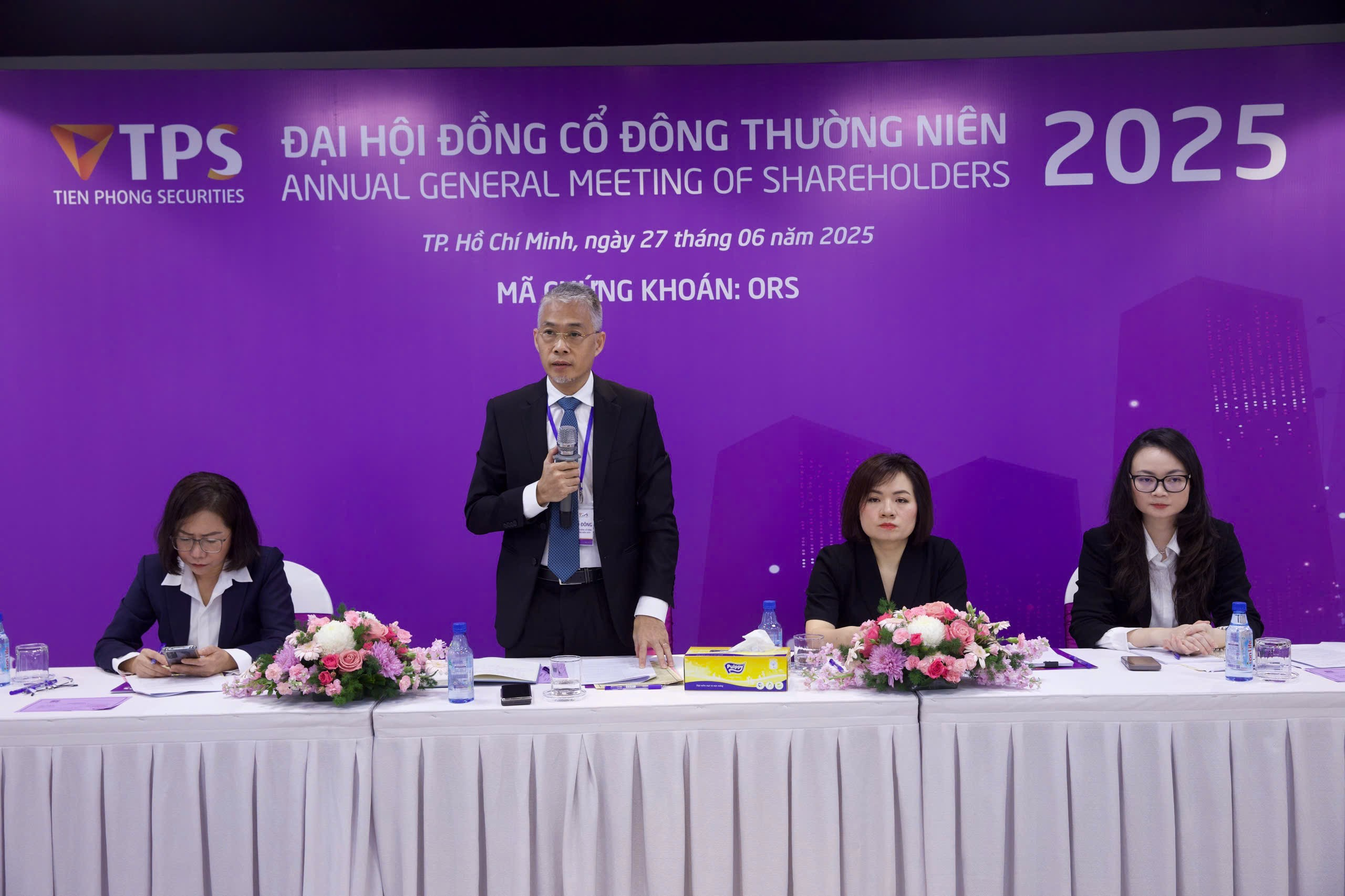 Đại hội đồng cổ đông Chứng khoán Tiên Phong (TPS) năm 2025: Tăng vốn 3.500 tỷ đồng, kiện toàn nhân sự, tập trung kiểm soát rủi ro và ổn định hoạt động - Ảnh 1