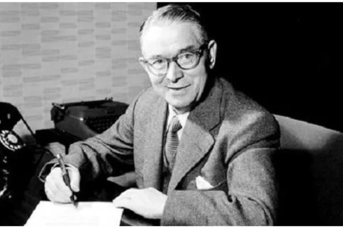 Ole Kirk Christiansen - người đặt những viên gạch đầu tiên cho LEGO. Ảnh: TL Ole Kirk Christiansen - người đặt những viên gạch đầu tiên cho LEGO. Ảnh: TL