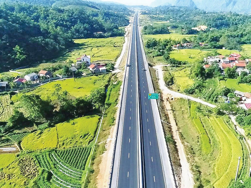 Lạng Sơn có lợi thế về vị trí địa lí, giao thông để hút các nhà đầu tư.