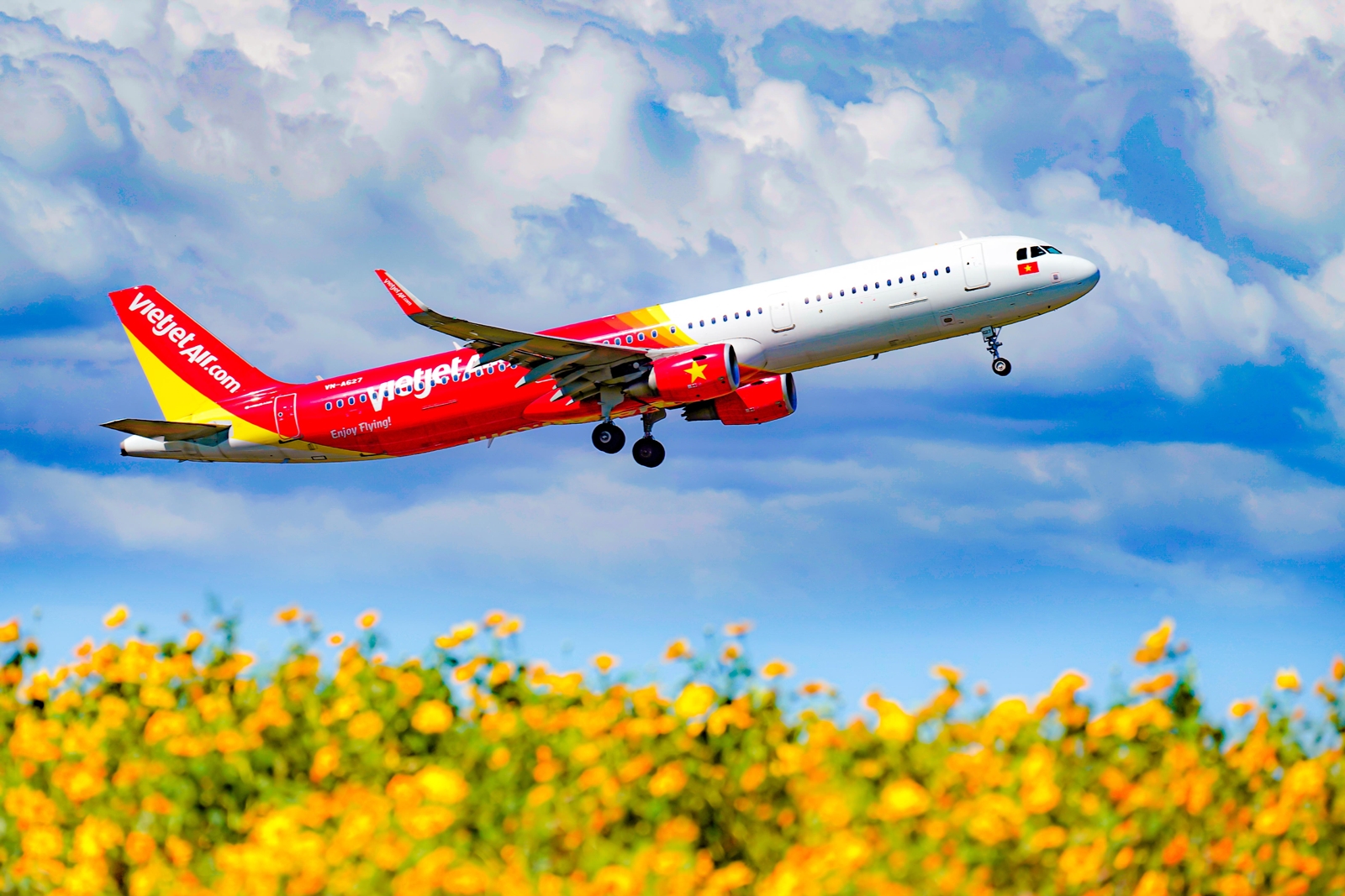 Lợi nhuận sau thuế hợp nhất của Vietjet (VJC) giảm 5% sau soát xét - Ảnh 1 Lợi nhuận sau thuế hợp nhất của Vietjet (VJC) giảm 5% sau soát xét - Ảnh 1