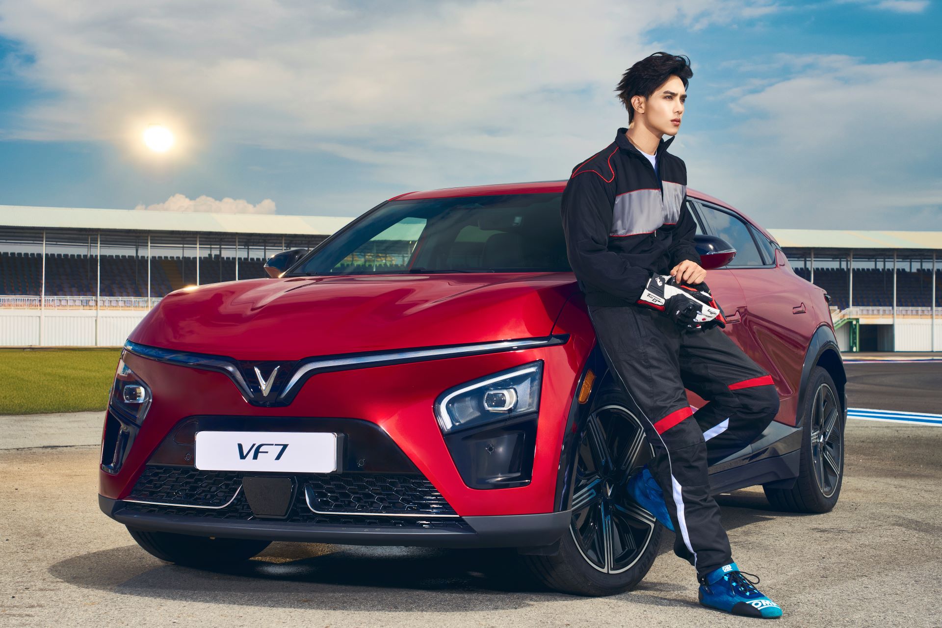 VinFast VF 7 thắng lớn tại Car Awards 2024: Bỏ xa đối thủ với 3 ưu điểm chiếm trọn cảm t&#236;nh người d&#249;ng - Ảnh 3