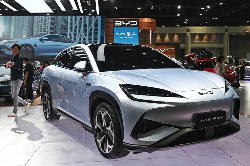 ‘Cha đẻ’ xe điện chỉ ra sai lầm của Toyota, khuy&#234;n phương T&#226;y cần nhanh ch&#226;n để kh&#244;ng bị bỏ xa trong cuộc đua EV - Ảnh 2