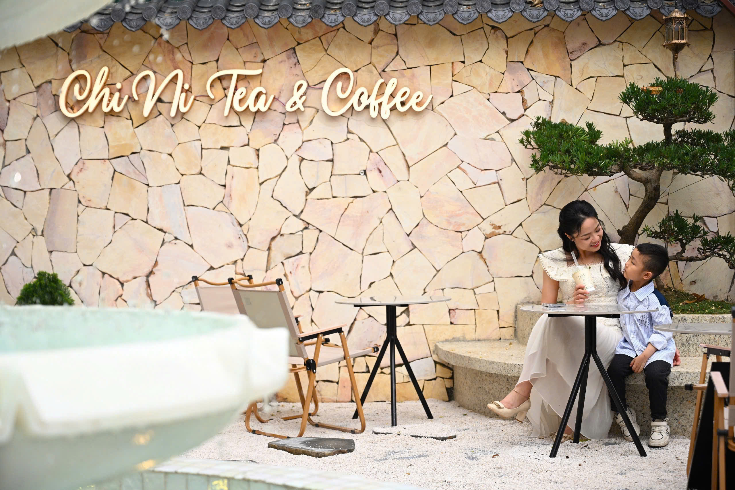 ChiNi Tea &amp; Coffee - Kh&#244;ng gian độc đ&#225;o, l&#227;ng mạn giữa l&#242;ng H&#224; Nội - Ảnh 10