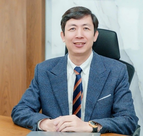 Ông Hoàng Đình Kiên. Ông Hoàng Đình Kiên.