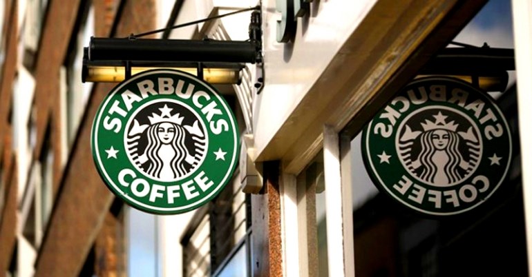 Fortune: Starbucks bị c&#225;o buộc chiếm dụng 900 triệu USD của kh&#225;ch h&#224;ng suốt 5 năm - Ảnh 1