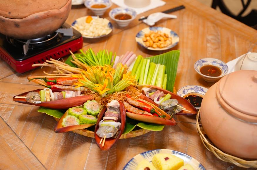 Món lẩu mắm xiên que. Món lẩu mắm xiên que.