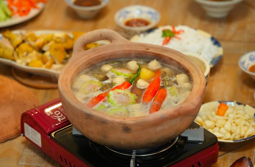 Đem canh sườn xương rồng quyện trà ô long đến 'Siêu bếp', quán quân Masterchef Việt Nam mùa 3 khiến giám khảo Lê Hoàng 'há hốc miệng' - Ảnh 1 Đem canh sườn xương rồng quyện trà ô long đến 'Siêu bếp', quán quân Masterchef Việt Nam mùa 3 khiến giám khảo Lê Hoàng 'há hốc miệng' - Ảnh 1
