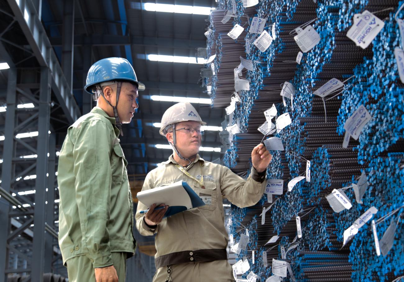 Tập đoàn Hòa Phát (HPG) lỗ gần 2.000 tỷ trong quý IV/2022 - Ảnh 1 Tập đoàn Hòa Phát (HPG) lỗ gần 2.000 tỷ trong quý IV/2022 - Ảnh 1