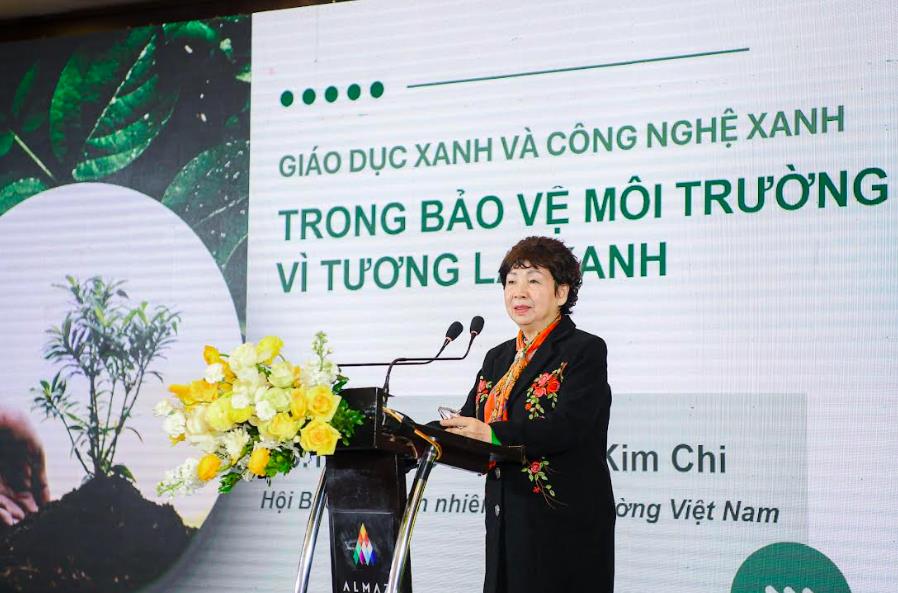 TS. NGND Đặng Thị Kim Chi nhấn mạnh rằng cần để những thay đổi giản dị trong gi&aacute;o dục xanh trở th&agrave;nh th&oacute;i quen v&agrave; ph&aacute;t triển ứng dụng c&ocirc;ng nghệ xanh v&agrave;o cuộc sống .