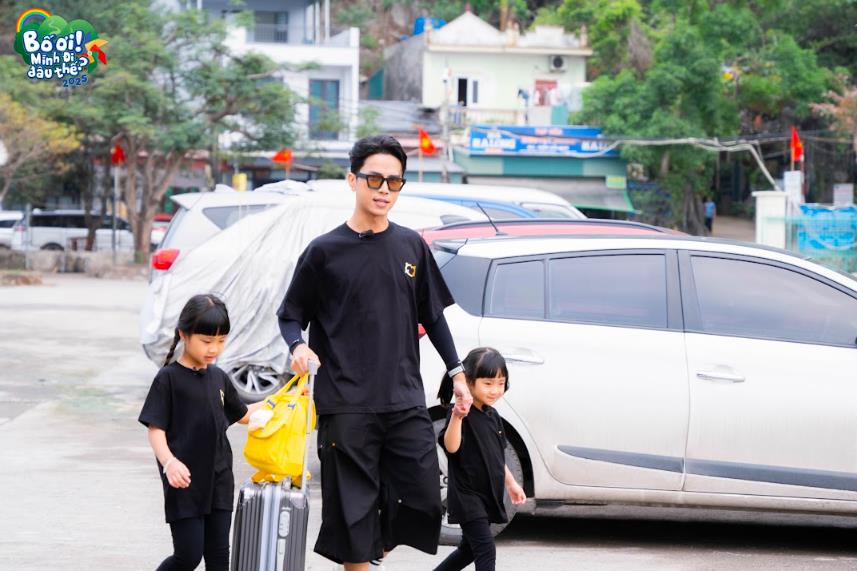Bố ơi mình đi đâu thế? 2025 tập 1: Trung Ruồi gặp “khó” vì con gái sợ bẩn, Neko Lê “toát mồ hôi” khi hai con chọn ở nhà thuyền - Ảnh 1