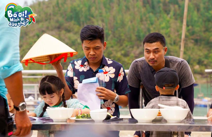 Bố ơi mình đi đâu thế? 2025 tập 1: Trung Ruồi gặp “khó” vì con gái sợ bẩn, Neko Lê “toát mồ hôi” khi hai con chọn ở nhà thuyền - Ảnh 5