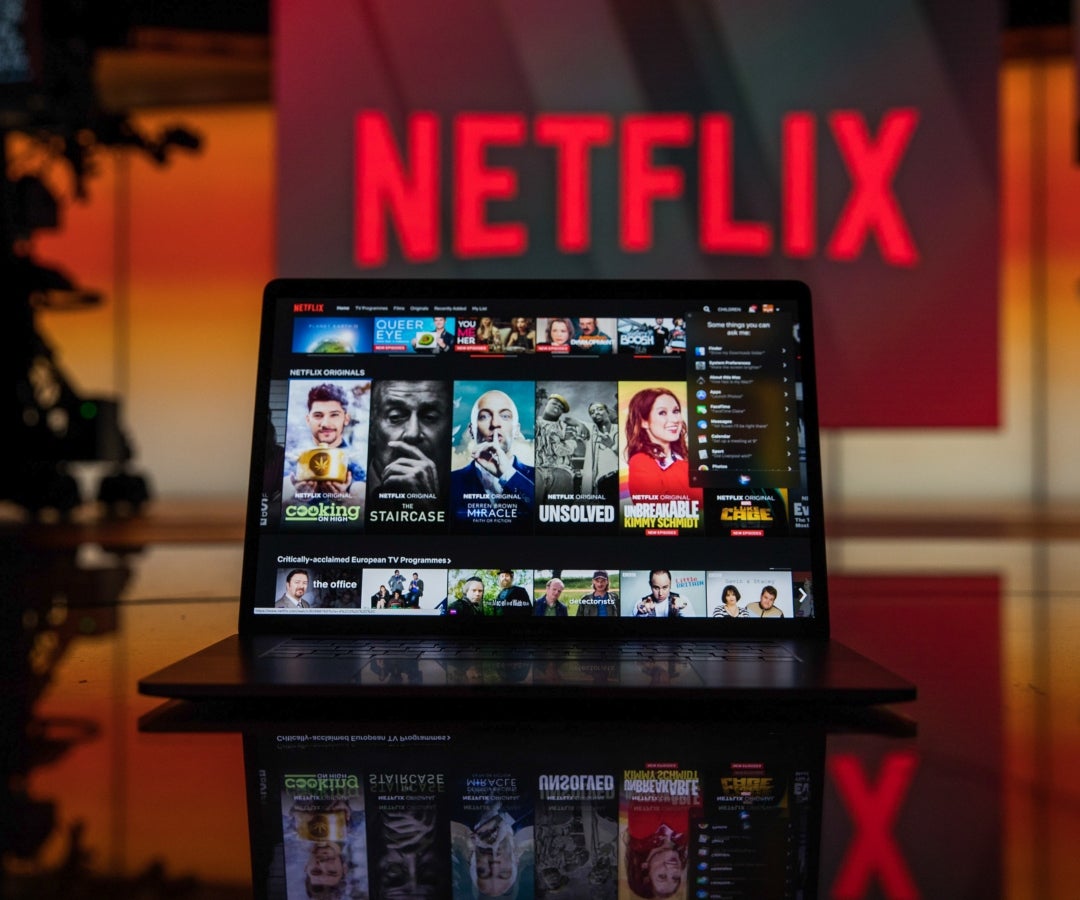 Netflix tiếp tục siết chặt quy định chia sẻ t&#224;i khoản với người lạ - Ảnh 1
