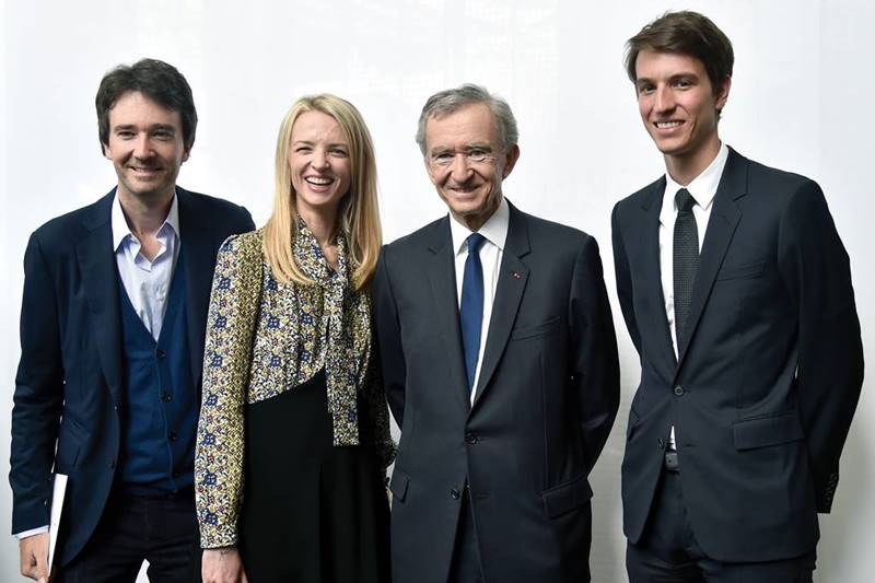 Tỷ phú Bernard Arnault và các người con. Tỷ phú Bernard Arnault và các người con.