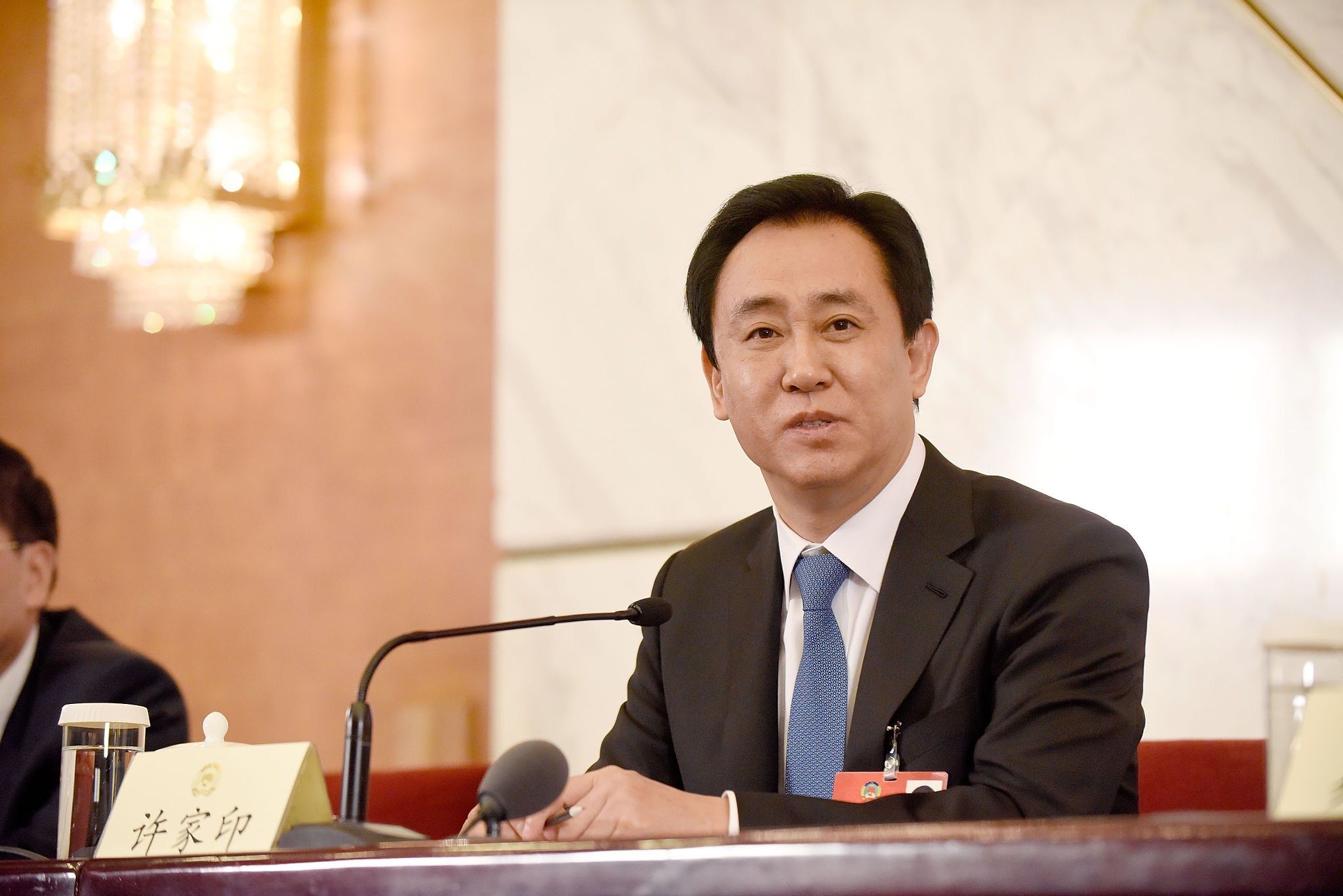 Ông Hứa Gia Ấn - chủ tịch tập đoàn Evergrande. Ông Hứa Gia Ấn - chủ tịch tập đoàn Evergrande.