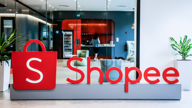 Công ty mẹ của Shopee - Sea - là công ty tiên phong trong việc niêm yết cổ phiếu ra công chúng bằng cách thực hiện IPO ở Mỹ . Công ty mẹ của Shopee - Sea - là công ty tiên phong trong việc niêm yết cổ phiếu ra công chúng bằng cách thực hiện IPO ở Mỹ .