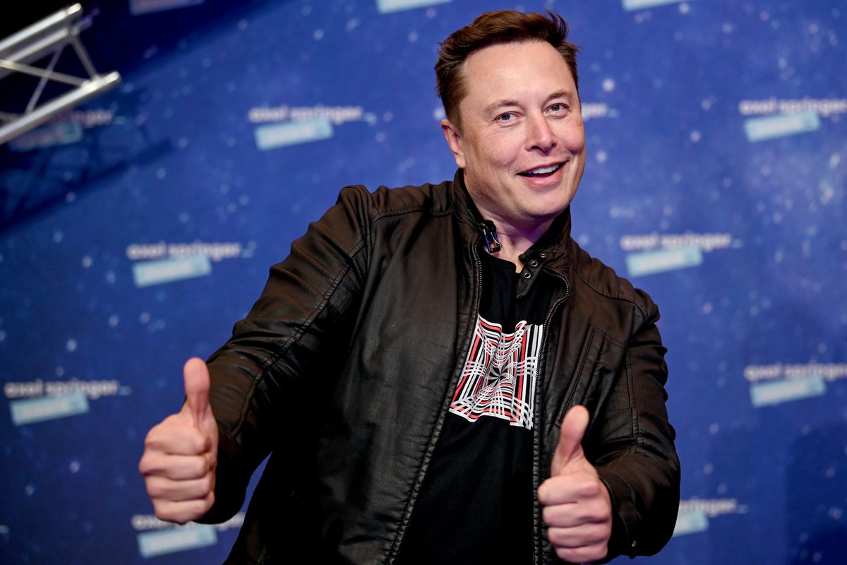 Elon Musk đã vượt Jeff Bezos trở thành người giàu nhất thế giới. Elon Musk đã vượt Jeff Bezos trở thành người giàu nhất thế giới. 