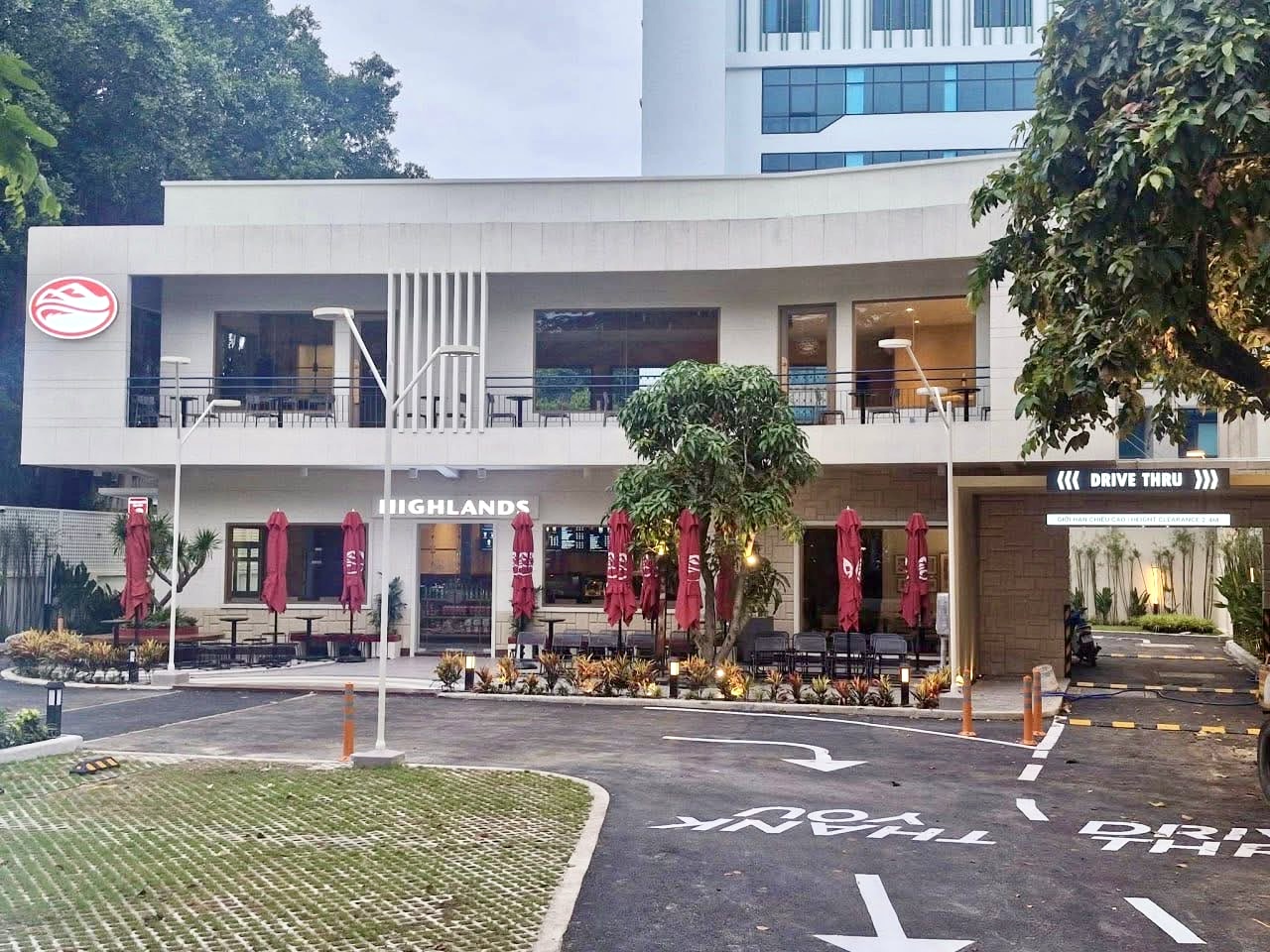 Highlands Coffee triển khai mô hình 'drive-thru' đầu tiên tại Việt Nam - Ảnh 1 Highlands Coffee triển khai mô hình 'drive-thru' đầu tiên tại Việt Nam - Ảnh 1