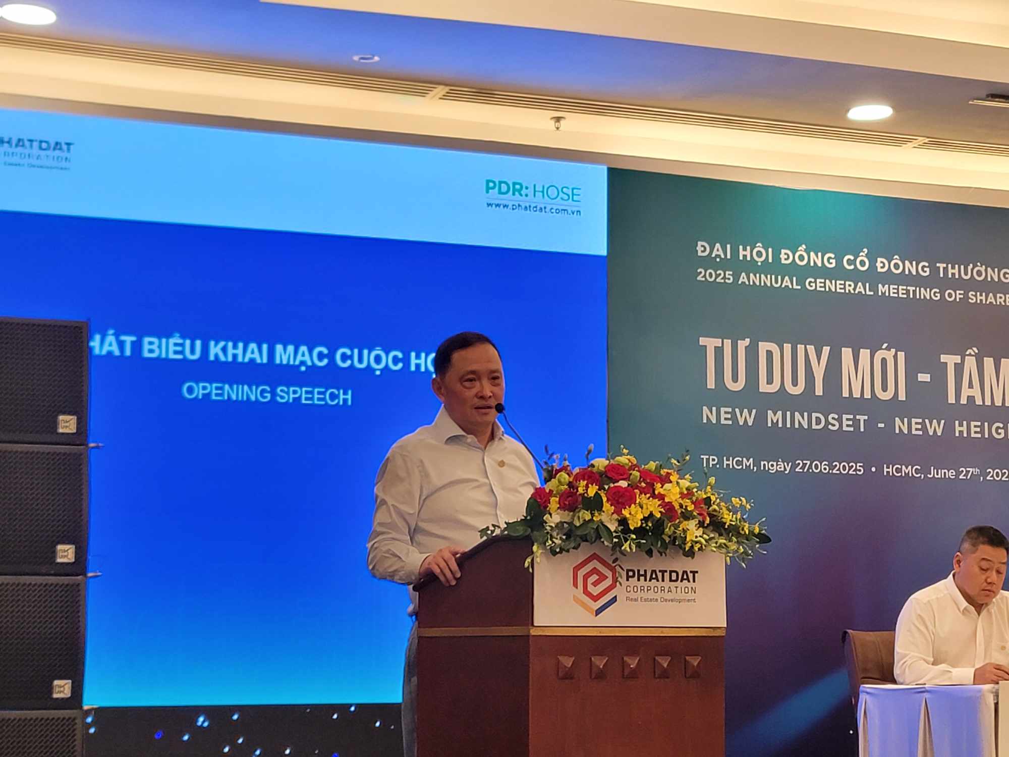 Chủ tịch HĐQT PDR, ông Nguyễn Văn Đạt phát biểu tại ĐHĐCĐ 2025. Ảnh: MT Chủ tịch HĐQT PDR, ông Nguyễn Văn Đạt phát biểu tại ĐHĐCĐ 2025. Ảnh: MT