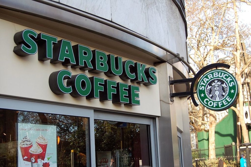Câu chuyện kinh doanh Starbucks: Từ cửa hàng nhỏ ở Seattle đến thương hiệu cà phê toàn cầu - Ảnh 2