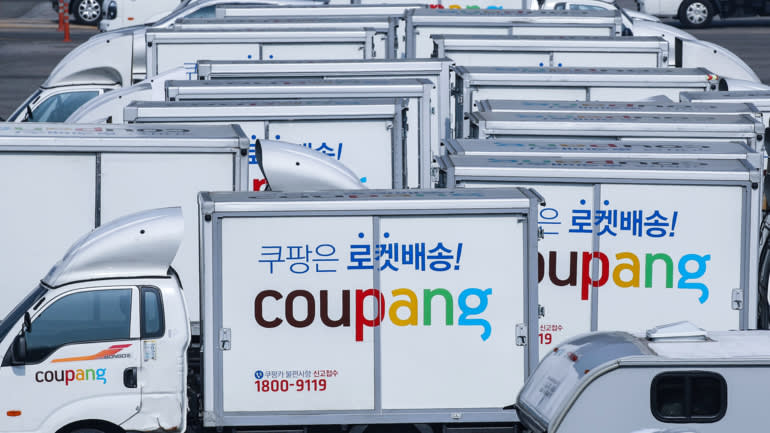 Đội xe giao hàng độc quyền của coupang. Ảnh: Nikkei Asia. Đội xe giao hàng độc quyền của coupang. Ảnh: Nikkei Asia.