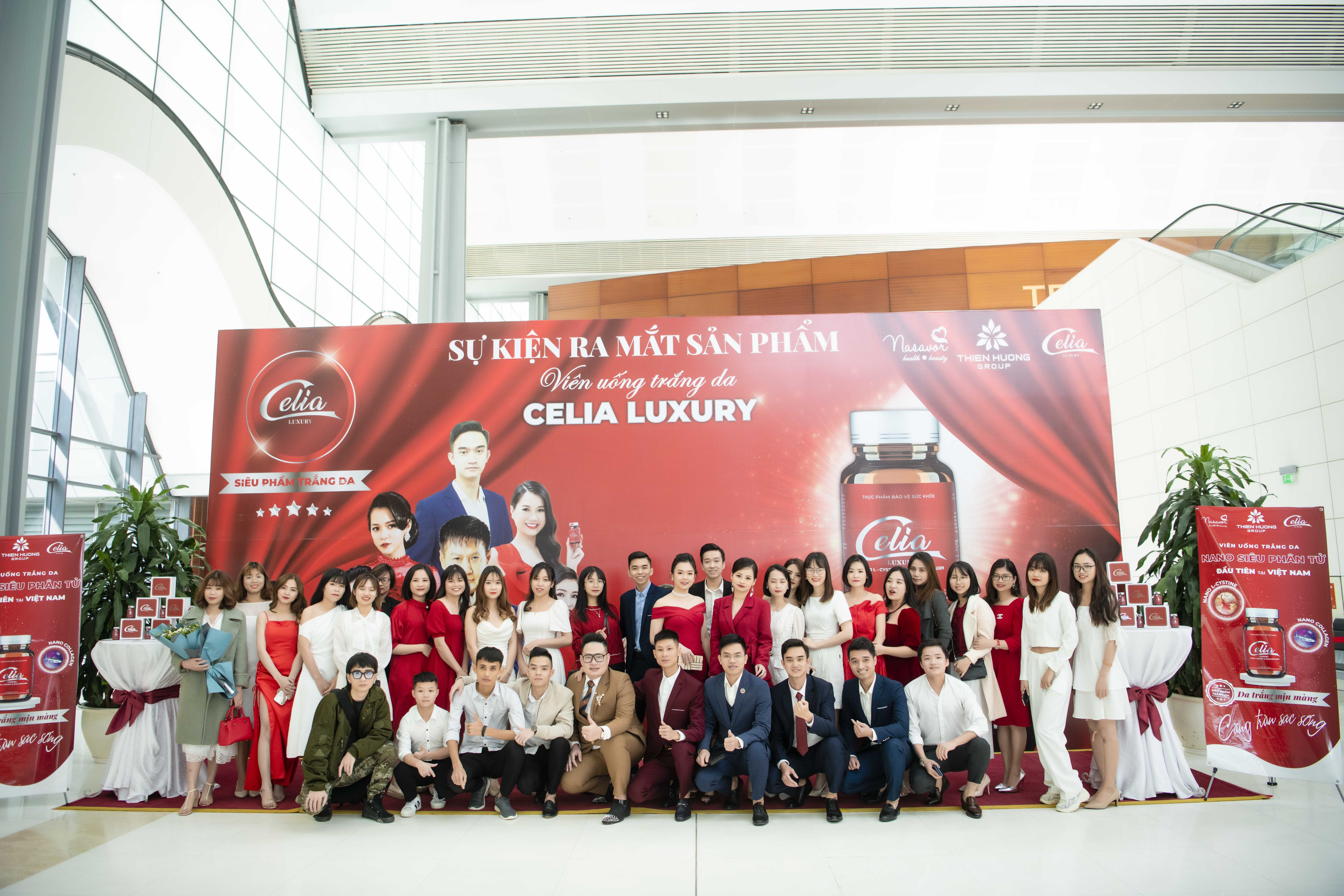 Chủ tịch Thiên Hương cùng đội ngũ nhân sự chủ chốt THG tại sự kiện ra mắt Celia Luxury