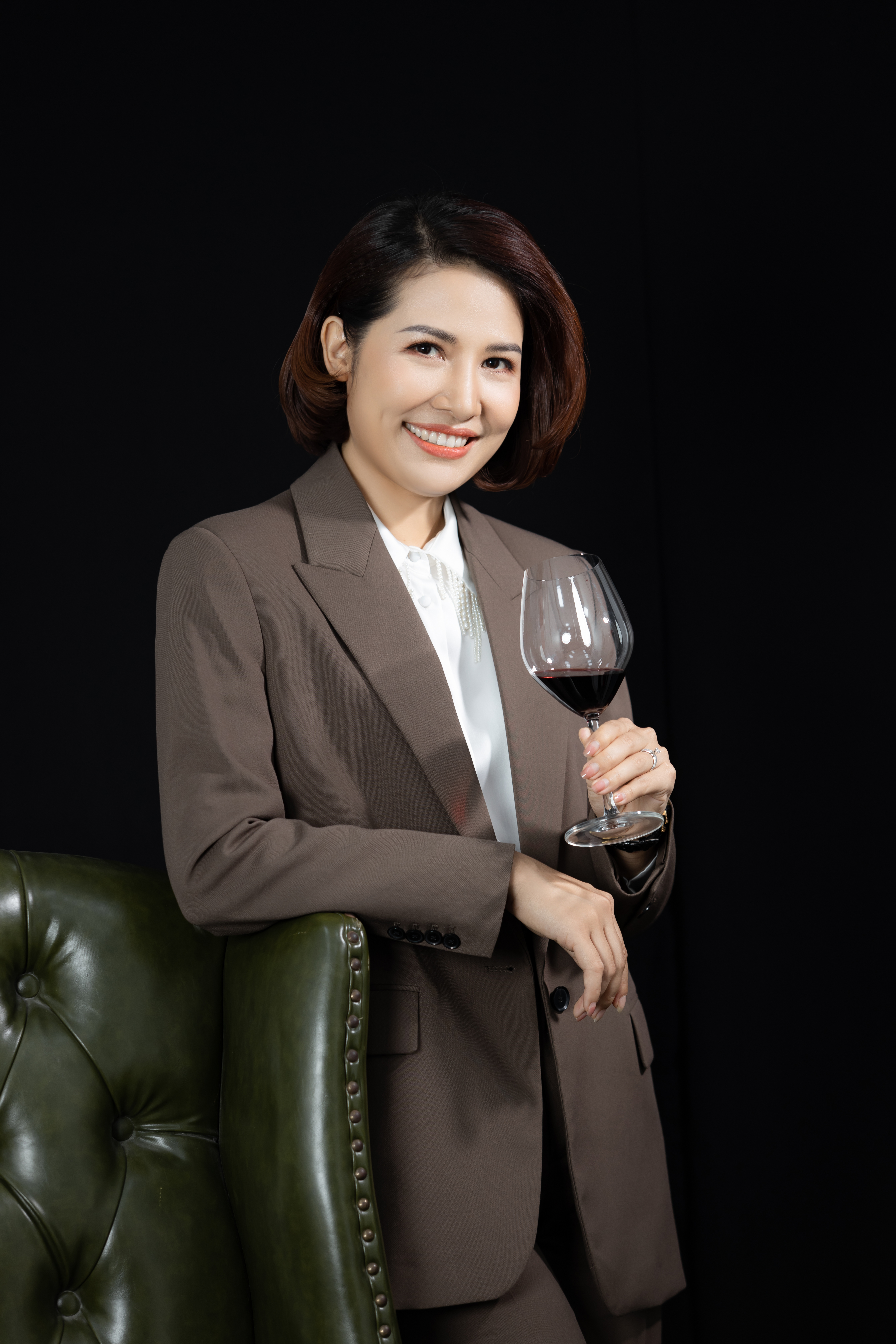 Rượu vang Cao Minh: “Biếu c&#243; T&#226;m – Tặng c&#243; Tầm” - Ảnh 1