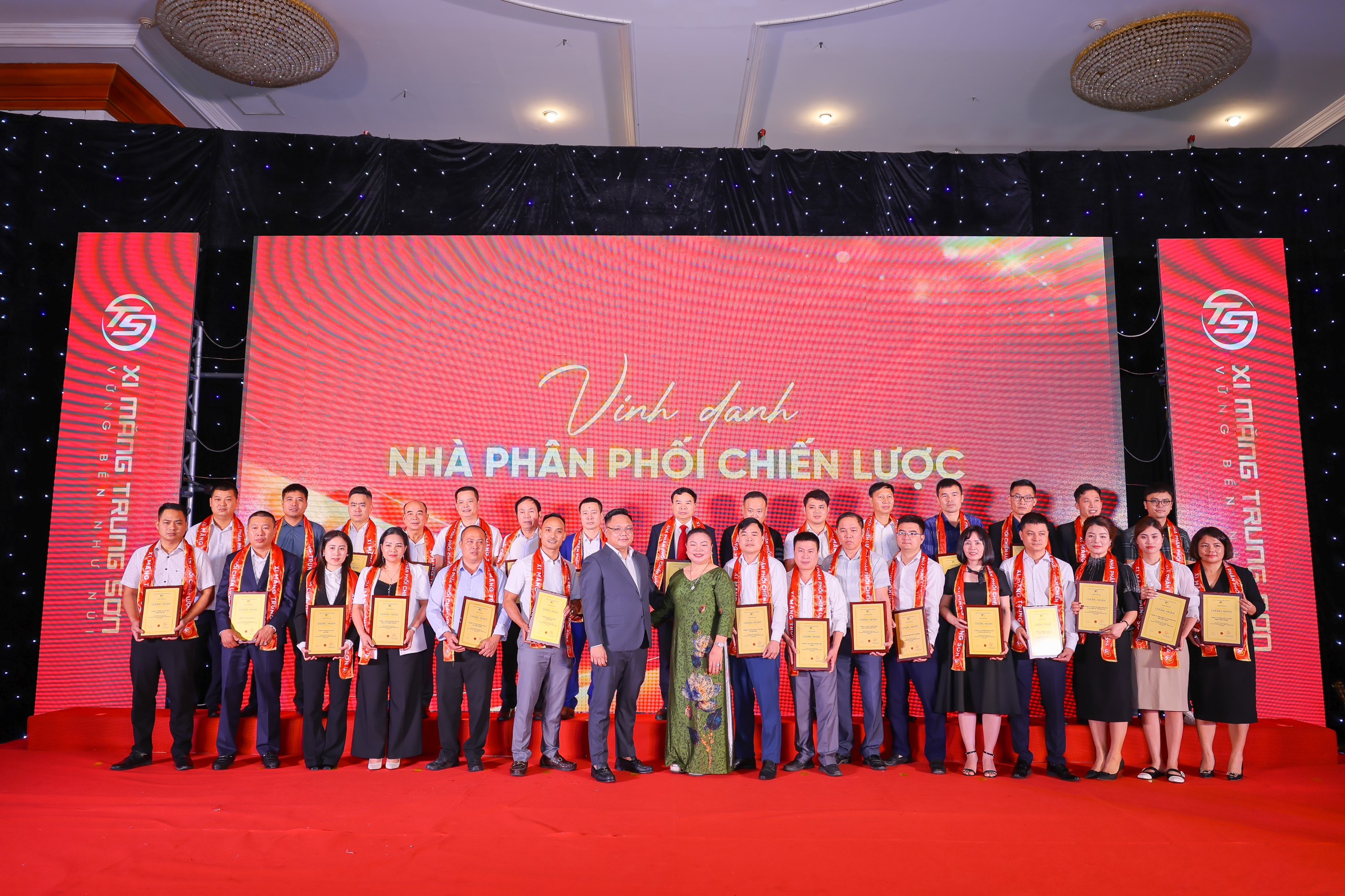 Hội nghị Nhà Phân Phối Xi măng Trung Sơn – Đồng hành kiến tạo thịnh vượng, hướng tới tương lai - Ảnh 1 Hội nghị Nhà Phân Phối Xi măng Trung Sơn – Đồng hành kiến tạo thịnh vượng, hướng tới tương lai - Ảnh 1
