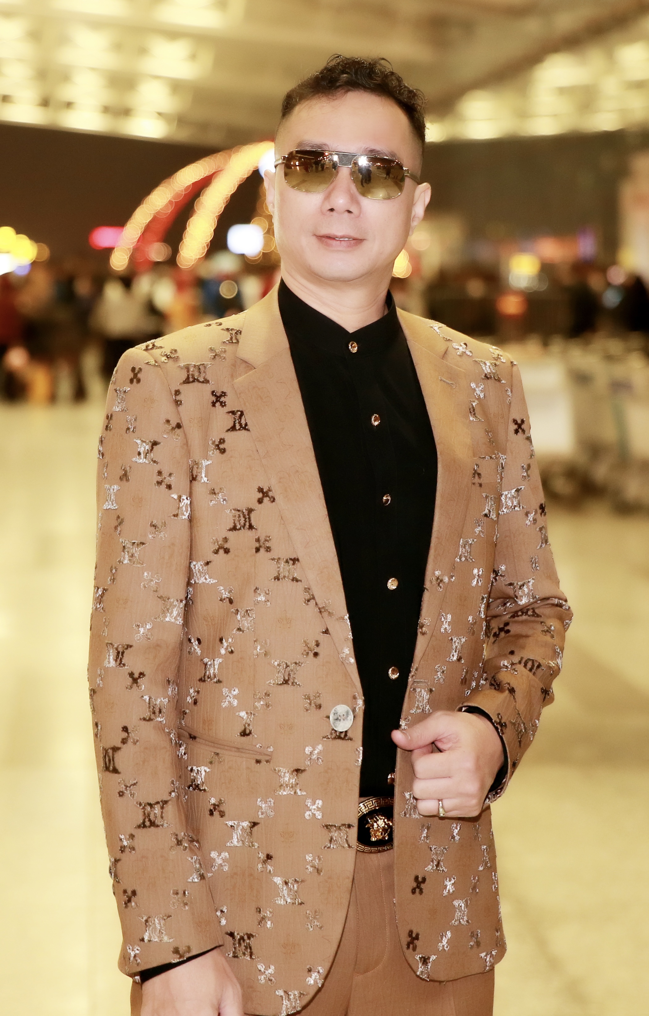 Nhà thiết kế Đỗ Trịnh Hoài Nam lên đường quảng bá Tinh hoa Áo dài ...