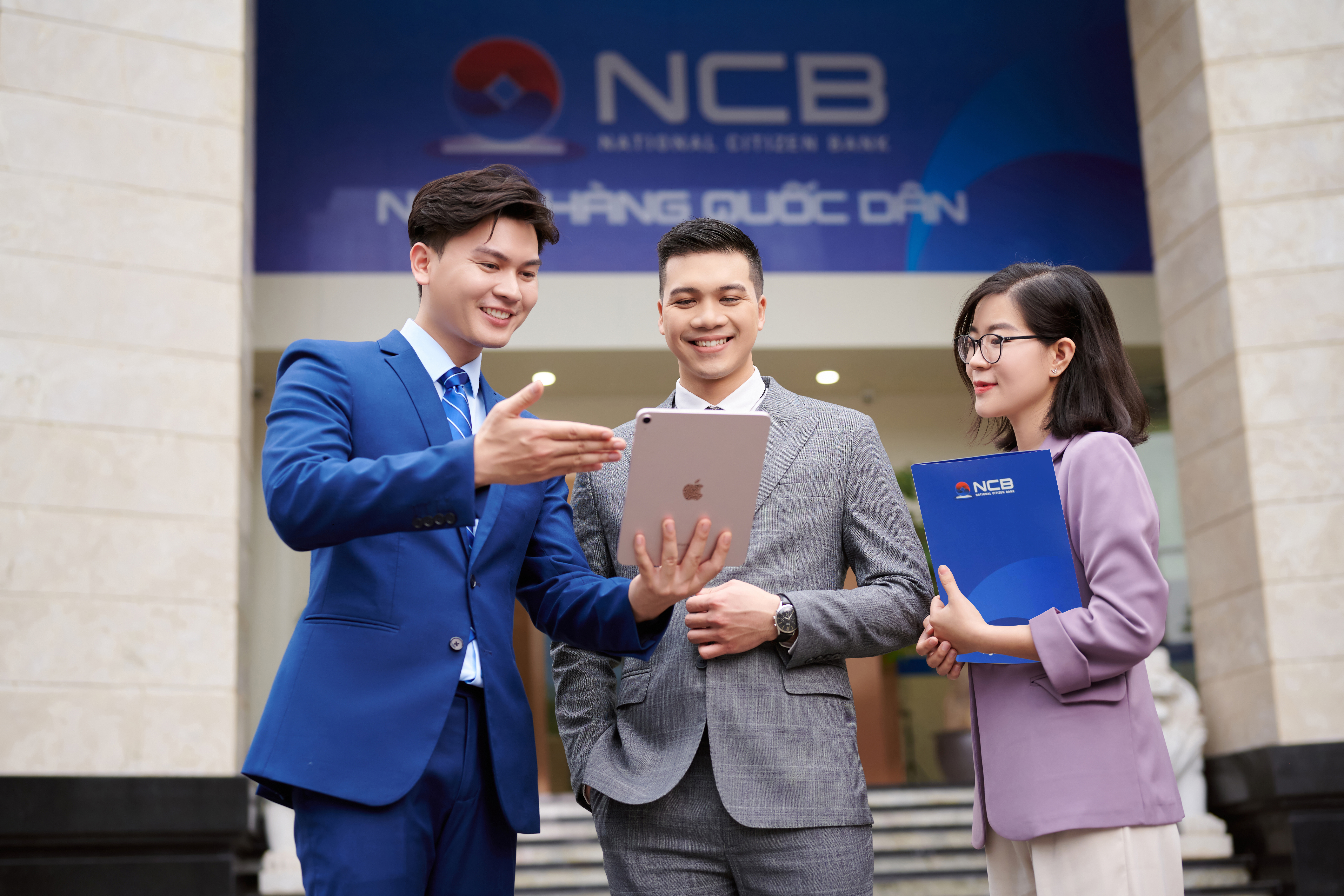 NCB iziBankbiz được thiết kế chuy&ecirc;n biệt cho kh&aacute;ch h&agrave;ng doanh nghiệp, đ&aacute;p ứng nhu cầu&nbsp;quản trị chủ động của c&aacute;c doanh nh&acirc;n bận rộn&nbsp; &nbsp;