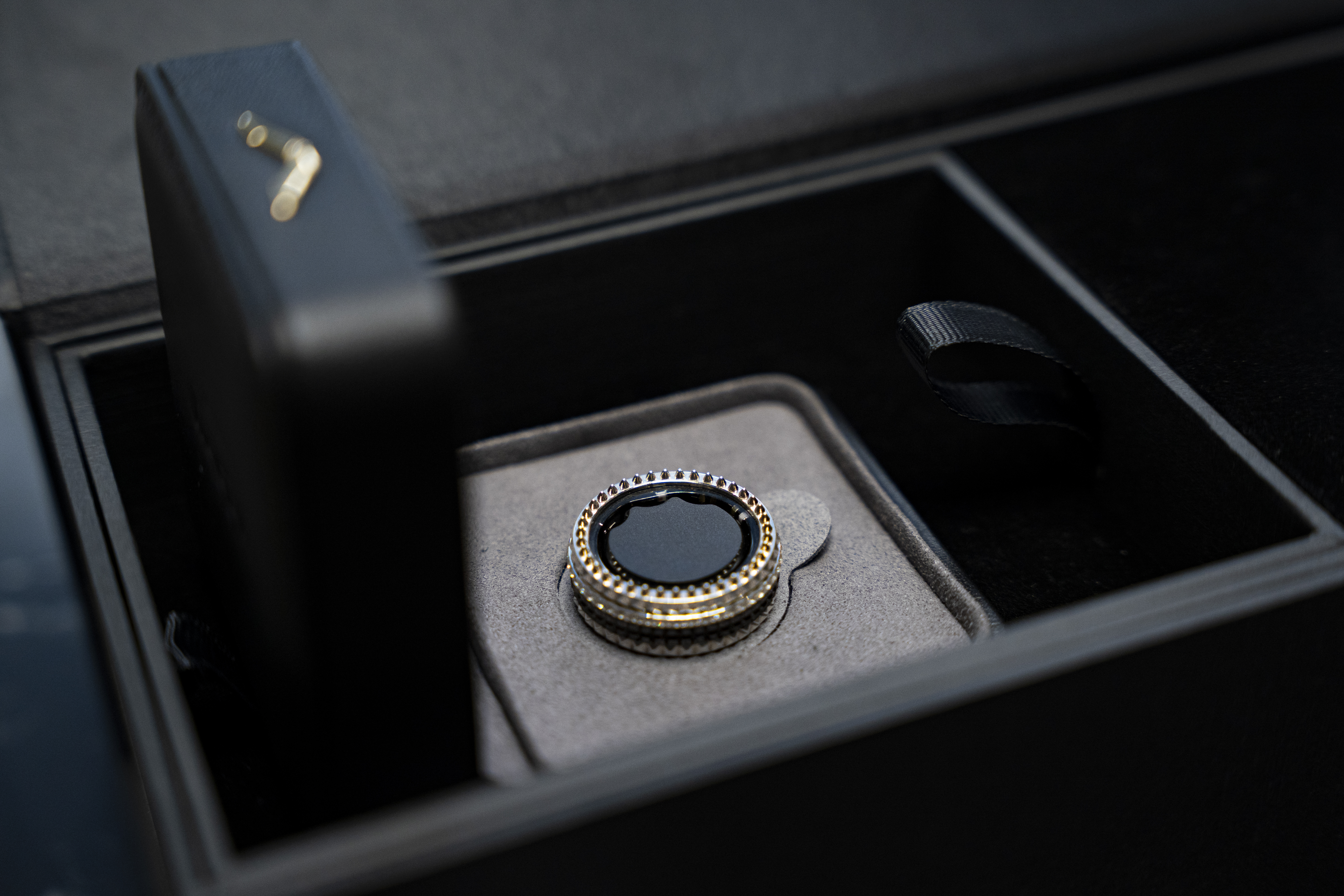 Smart Ring của Vertu đang là món phụ kiện công nghệ được người dùng Vertu ưa chuộng như một món trang sức độc đáo.  