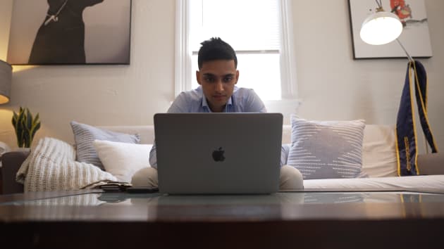 Sahil Mehta tập trung vào việc xây dựng công ty chứ không phải con số trong tài khoản ngân hàng. Sahil Mehta tập trung vào việc xây dựng công ty chứ không phải con số trong tài khoản ngân hàng.